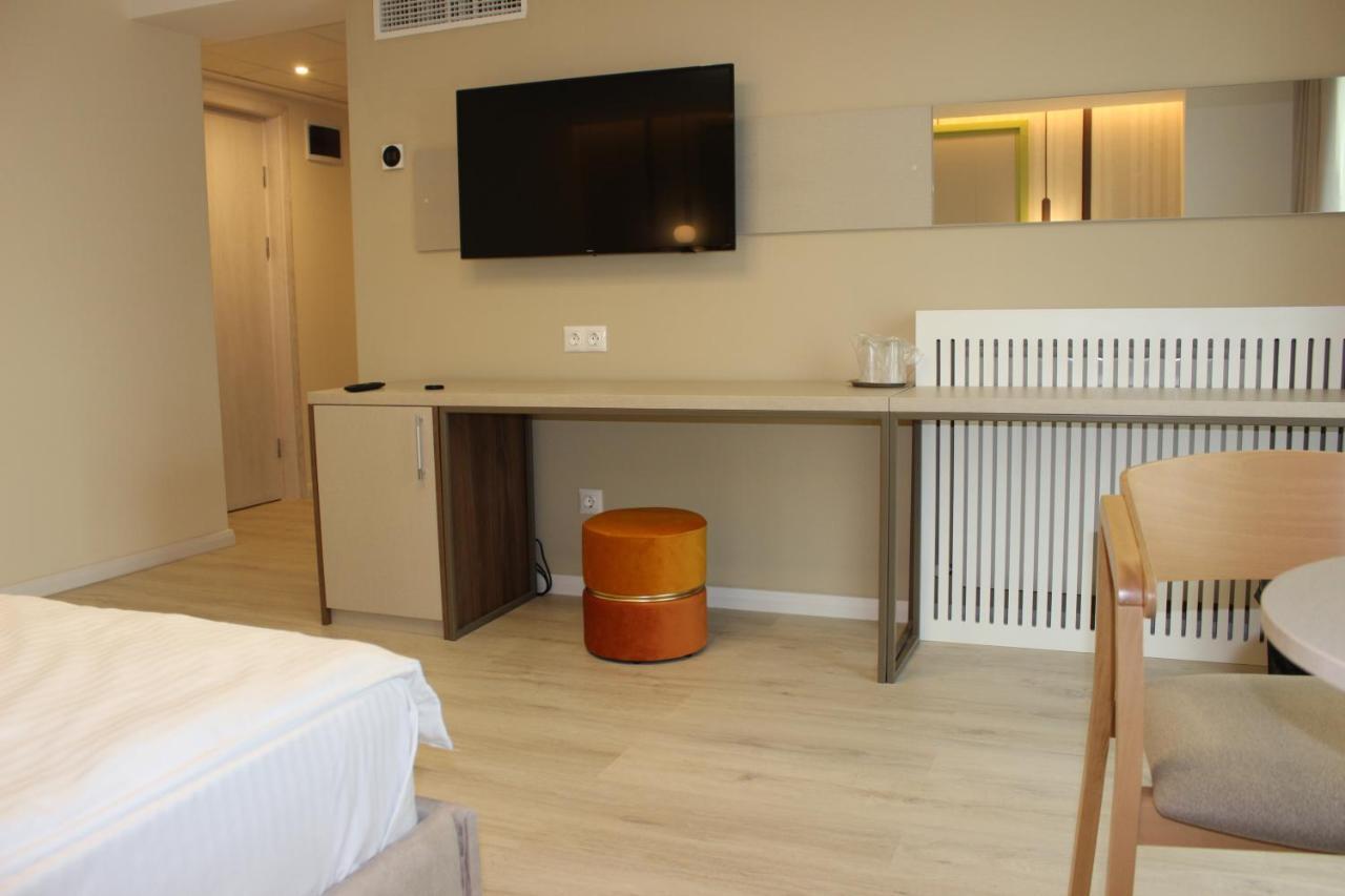 Hotel Anina เตคีร์กิโอล ภายนอก รูปภาพ