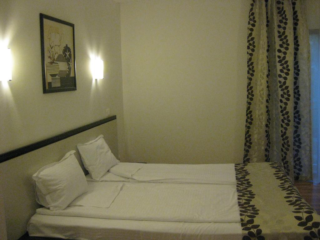 Hotel Anina เตคีร์กิโอล ห้อง รูปภาพ