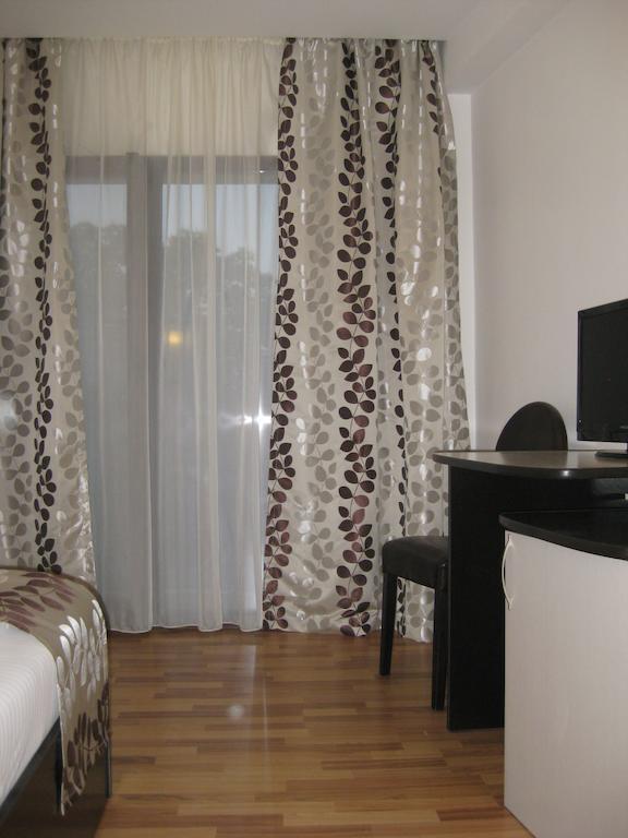 Hotel Anina เตคีร์กิโอล ห้อง รูปภาพ