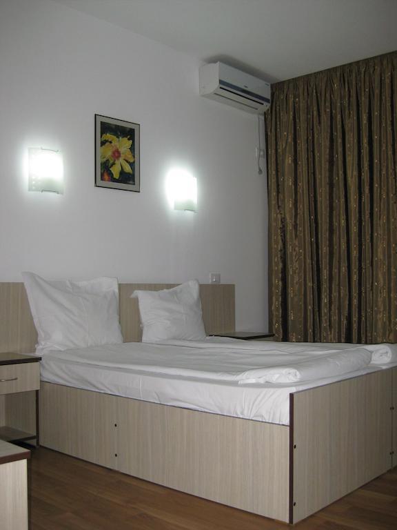Hotel Anina เตคีร์กิโอล ภายนอก รูปภาพ