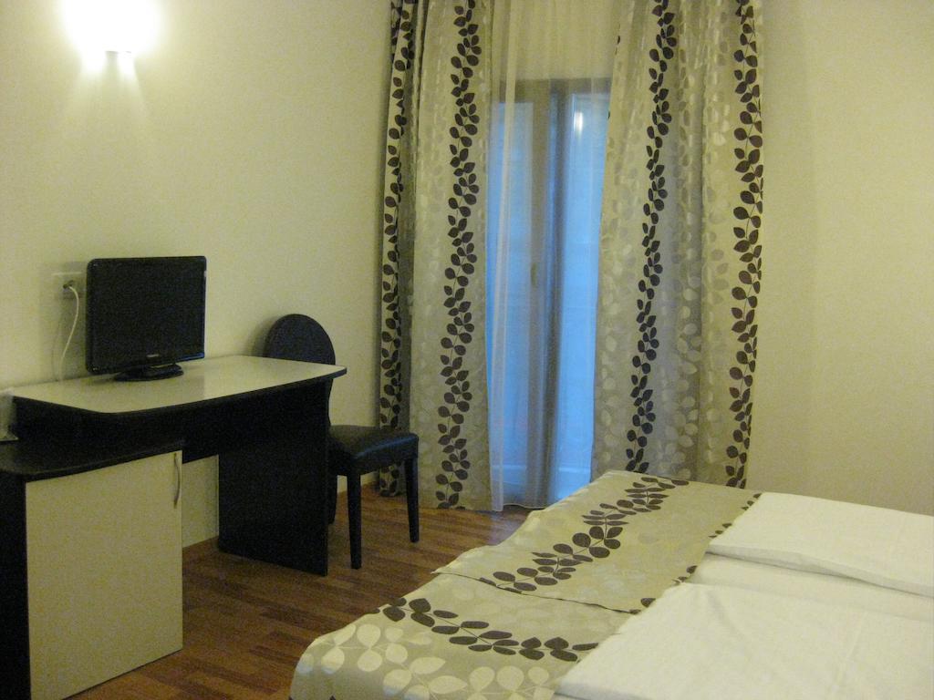 Hotel Anina เตคีร์กิโอล ห้อง รูปภาพ